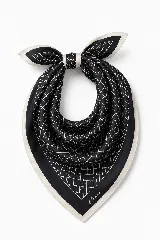 Pañuelo cuadrado negro con diseño geométrico en líneas blancas y bordes en tono marfil. Cuenta con la firma de la marca en una esquina.