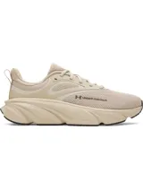 Championes de running Under Armour modelo Rogue 6, color beige, con parte superior de malla transpirable y superposiciones de TPU. Cuenta con entresuela Charged+ para mayor amortiguación y suela de goma para mayor tracción.