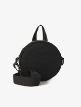 Cartera circular de Carhartt en color negro, confeccionada en nylon. Presenta un diseño minimalista con el logo de la marca grabado en relieve en el frente, cierre superior y correa ajustable extraíble.