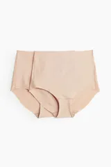 Pack de dos bombachas moldeadoras de tiro alto color nude, confeccionadas en microfibra con efecto invisible y ribetes cortados a láser.