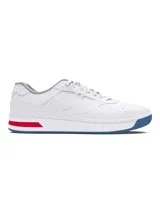 Championes Under Armour modelo Court 96, de diseño urbano y deportivo. Presentan una parte superior de cuero blanco con detalles perforados, entresuela blanca con inserción roja en el talón y suela de goma azul.