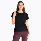 Remera deportiva de manga corta Merrell, color negro, con cuello redondo y logo estampado en el pecho. Confeccionada en tejido técnico transpirable con protección UV.
