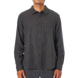 Camisa de franela gris oscuro con botones marrones, de manga larga y corte clásico.