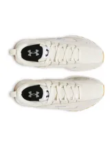 Championes Under Armour modelo Street Mirage, de diseño urbano en color beige. Presentan una parte superior de malla transpirable con superposiciones de gamuza, entresuela de EVA acolchada y suela de goma dentada en tono caramelo.