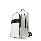 Mochila Tiffosi de cuero sintético blanco con diseño acolchado hexagonal, detalles en negro y bolsillo frontal con cierre.