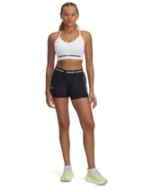 Shorts de entrenamiento Under Armour 2 en 1, color negro. Diseño con pantalón corto exterior ligero y pantalón corto de compresión integrado. Cuenta con cintura elástica con logo de la marca, bolsillos laterales y bajo con forma para mayor libertad de movimiento.