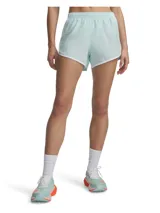 Short deportivo Under Armour, modelo Fly By 3, color verde agua con detalles en blanco. Presenta cintura elástica con cordón interno, bolsillo lateral con cierre y paneles de malla para mayor ventilación.