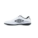 Championes de fútbol sala Umbro Classico III IC, color negro con detalles en blanco, con suela de goma para mejor agarre en interiores.
