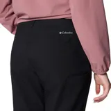 Pantalón Columbia Leslie Falls Pant II de color negro, corte recto y cintura media. Diseñado con tecnologías Omni-Shield y Omni-Shade UPF 50, cuenta con bolsillos funcionales y rodillas articuladas.