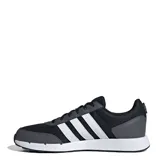 Championes Adidas Runtamed de diseño deportivo, color negro con detalles en gris y las icónicas tres tiras blancas en los laterales. Presentan una suela con plataforma blanca y refuerzos en la puntera y talón.