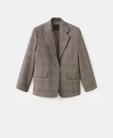 Blazer de corte sastrero con diseño a cuadros, confeccionado en una mezcla de lana, poliéster, viscosa y elastano. Presenta solapas clásicas, cierre frontal con un botón y bolsillos laterales con solapa.
