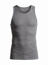 Pack de tres musculosas interiores de algodón acanalado, con diseño sin mangas y cuello redondo. El set incluye una musculosa blanca, una gris y una azul marino.