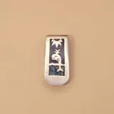 Marcador de libros rectangular de plata 925 con clip superior. Presenta un diseño con motivos marinos y sol en la parte inferior. Ideal para personalizar con grabado de nombre y/o fecha.