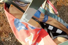 Bolso de playa grande con estampado de una silla y la frase "Mar Fresco".