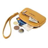 Monedero de mano con diseño rectangular y textura granulada, marca Lincoln's. Cuenta con cierre perimetral, bolsillo frontal con cierre y correa de muñeca integrada.