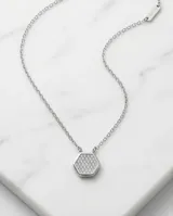 Collar de acero con cadena fina y dije hexagonal con incrustaciones de circonias.