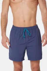 Short de baño liso color verde esmeralda, con cintura elástica y cordón ajustable.