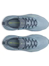 Championes de running Under Armour UA Rogue 6 para hombre, en color celeste con detalles en azul marino y logo en amarillo. Cuentan con capellada de malla transpirable, entresuela amortiguada Charged+ y suela de goma para mayor tracción.