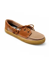 Náutico estilo mocasín unisex, con capellada combinada en lona color beige y cuero color caramelo. Posee cordones marrones que pasan por ojales metálicos y suela de goma color caramelo.