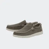 Zapatos Hey Dude Mikka Braided color marrón con capellada trenzada y suela beige.