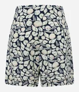 Short de tiro alto confeccionado en viscolino con estampa de caracoles, bolsillos delanteros con botones y detalle de pespunte.