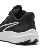 Championes de running Puma Skyrocket Lite 2, color negro con detalles en blanco. Presentan una parte superior de malla transpirable, cierre con cordones y una entresuela de espuma ligera para mayor amortiguación.