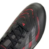 Championes de fútbol Adidas Predator League Turf, diseñados para superficies sintéticas. Presentan una capellada sintética texturizada en color negro con detalles en rojo, optimizada para mejorar el control y la precisión en el contacto con el balón. Incluyen suela especializada para tracción en césped sintético y sistema de cierre con cordones.