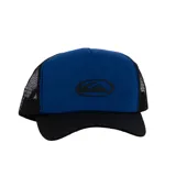 Gorro tipo trucker con frente de espuma azul, visera curva negra y paneles traseros de malla negra. Presenta el logo de Quiksilver en relieve en el frente.