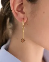 Dije colgante para aro con cadena fina dorada y estrella de acrílico espejado de doble faz.
