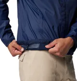 Campera impermeable Columbia modelo Watertight II, color azul marino. Cuenta con capucha ajustable, cierre frontal con solapa, bolsillos laterales con cierre, puños ajustables y forro de malla transpirable. Incorpora tecnología Omni-Tech para mayor protección contra la lluvia.