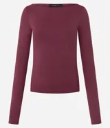 Blusa de manga larga color bordó de Cortelle, confeccionada en poliamida con escote bote y diseño regular.