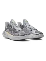 Championes de básquetbol Under Armour Curry 11, con tecnología de amortiguación UA Flow de doble densidad y tejido superior UA IntelliKnit transpirable. Presenta un diseño en tonos grises con detalles en crema y blanco, contrafuerte de TPU en el talón y placa Pebax en el antepié para mayor agilidad.