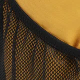 Mochila Caterpillar modelo Tokyo Urban Backpack en color amarillo, confeccionada en poliéster con revestimiento. Cuenta con un compartimento principal, bolsillos laterales de malla negra, asa superior y detalles de la marca en contraste.