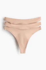 Pack de tres bombachas tipo colaless de microfibra, con diseño de tiro bajo y cintura en V.