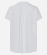 Remera deportiva Get Over de microfibra color blanco, con modelado regular, cuello redondo, mangas cortas y abertura en la espalda.