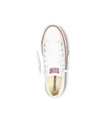 Championes urbanos Converse Chuck Taylor All Star, de caña baja, color blanco con detalles en rojo y azul.