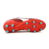 Championes de fútbol Diadora color bordó con detalles en blanco y suela con tapones celestes.