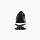 Championes de running Merrell modelo Morphlite, color negro con entresuela blanca. Diseñados para uso mixto en carretera y montaña, cuentan con empeine de jacquard, botín interno para mayor sujeción y suela de goma adherente para máxima tracción.