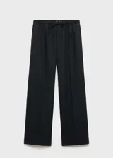 Pantalon de lino con diseño recto y largo, tiro medio y cintura elástica con lazo ajustable. Cuenta con forro interior de algodón.