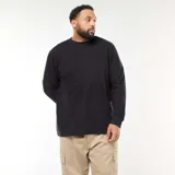 Sweater negro de punto canalé con cuello redondo y mangas largas.