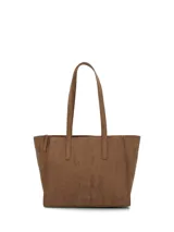 Tote bag Hush Puppies color caramelo, con diseño minimalista, doble asa de hombro y cierre superior.
