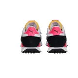 Championes Puma modelo Future Rider Play On, con diseño multicolor que combina paneles en lila, blanco, negro y detalles en fucsia y amarillo. Presentan una suela de goma con relieve y cierre de cordones.