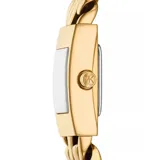 Reloj Michael Kors modelo Darrington con caja cuadrada y malla de eslabones tipo cadena en acero dorado. Esfera minimalista a tono con logo de la marca.