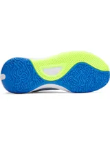 Championes de básquet Under Armour Lockdown 7, color azul con detalles en celeste, gris, blanco y verde flúor. Parte superior de malla transpirable con superposiciones de cuero sintético, entresuela de EVA y suela de caucho con patrón de tracción.