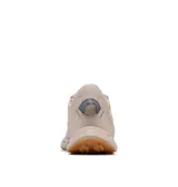 Championes Columbia Terrastride de hombre, color beige con suela de goma en tono marrón. Presentan un diseño de malla transpirable con cinchas laterales para mayor ajuste, mediasuela con orificios de ventilación y tecnología de amortiguación y tracción de alto rendimiento.