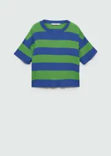 Buzo de punto fino con diseño a rayas horizontales en azul y verde, cuello redondo y mangas cortas.