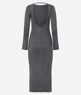 Vestido midi de tejido canelado con efecto metalizado, corte ajustado, cuello redondo y mangas largas. Presenta un diseño elegante con abertura en la espalda.