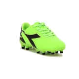 Championes de fútbol Diadora Futbol Cancha Md Barricade, color verde neón con detalles en negro.