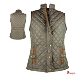 Chaleco beige capitoneado con cierre frontal y cuello de pana marrón.