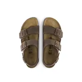 Sandalias Birkenstock Milano color marrón topo, con tres correas ajustables con hebillas metálicas color cobre.